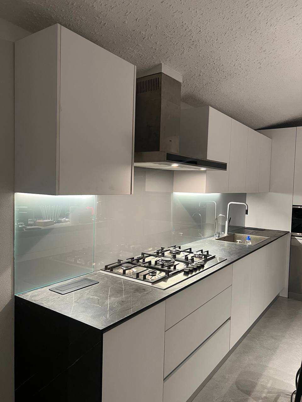 شیشه بین کابینتی سکوریت مدل Crystal Kitchen